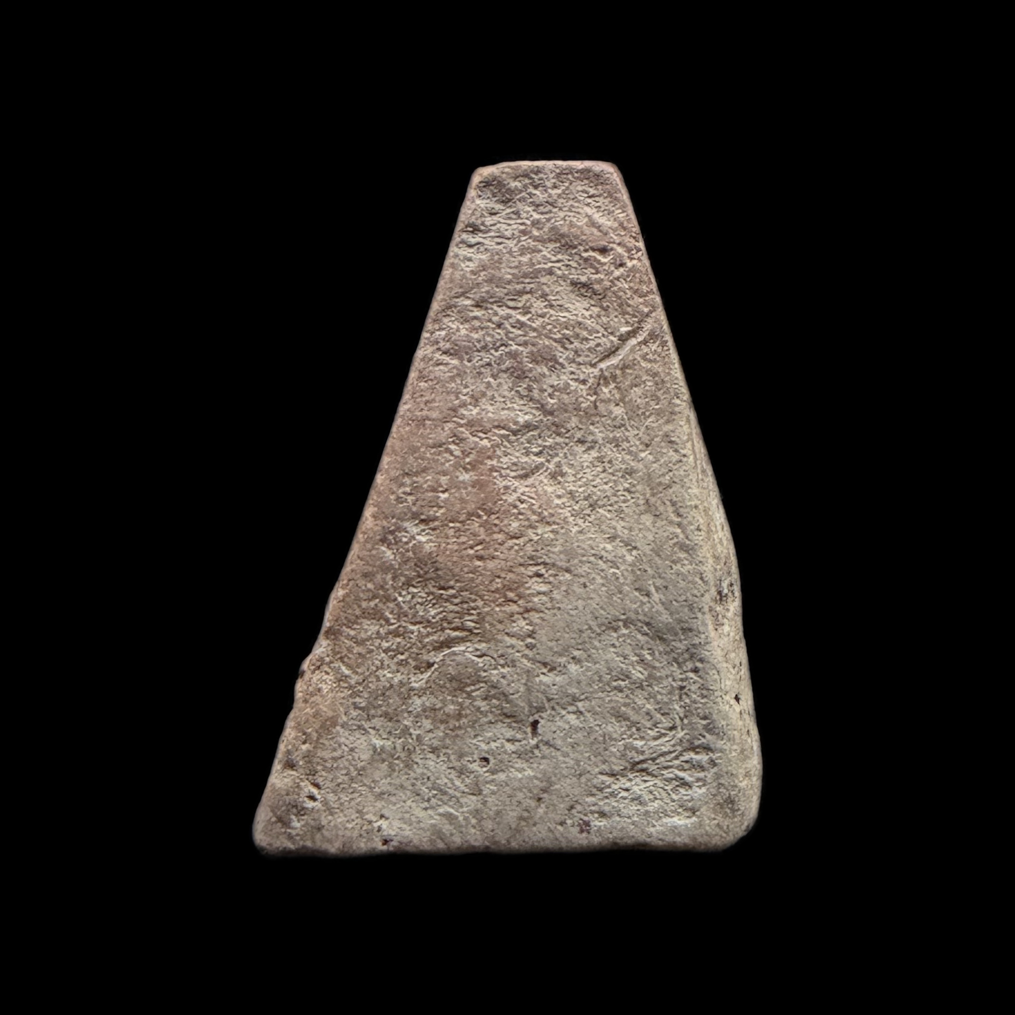 Phra Phong Suphan — Pale Trapezoid Relief, back view