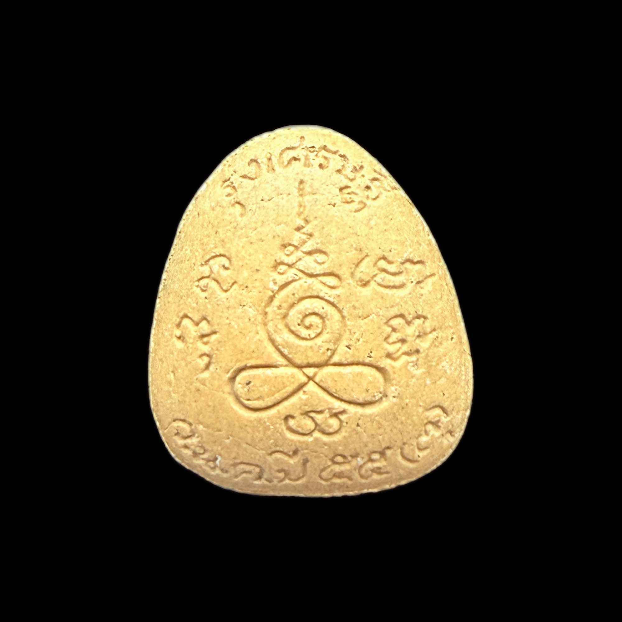 Phra Pidta — Golden Teardrop Yantra-Back Form, back view